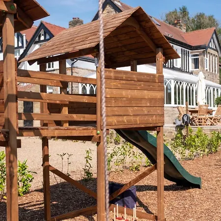 Luxury 6 Bed Manor House - Hot-tub - Sleeps 14 - Stunning Views - Games * Whitby