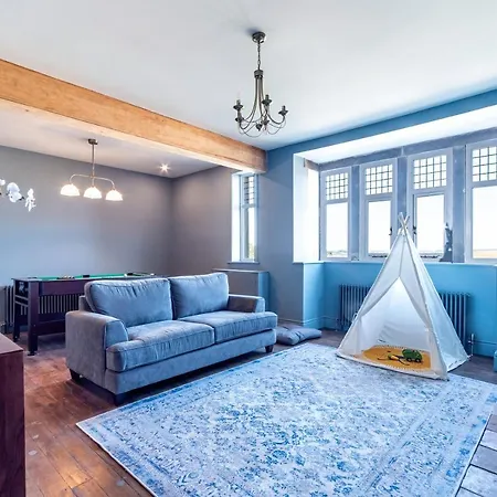 Dom wakacyjny Luxury 6 Bed Manor House - Hot-tub - Sleeps 14 - Stunning Views - Games *