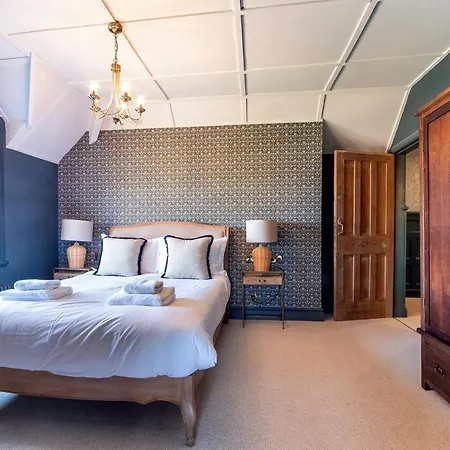 Luxury 6 Bed Manor House - Hot-tub - Sleeps 14 - Stunning Views - Games Dom wakacyjny *